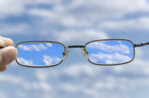 see the sky through glasses